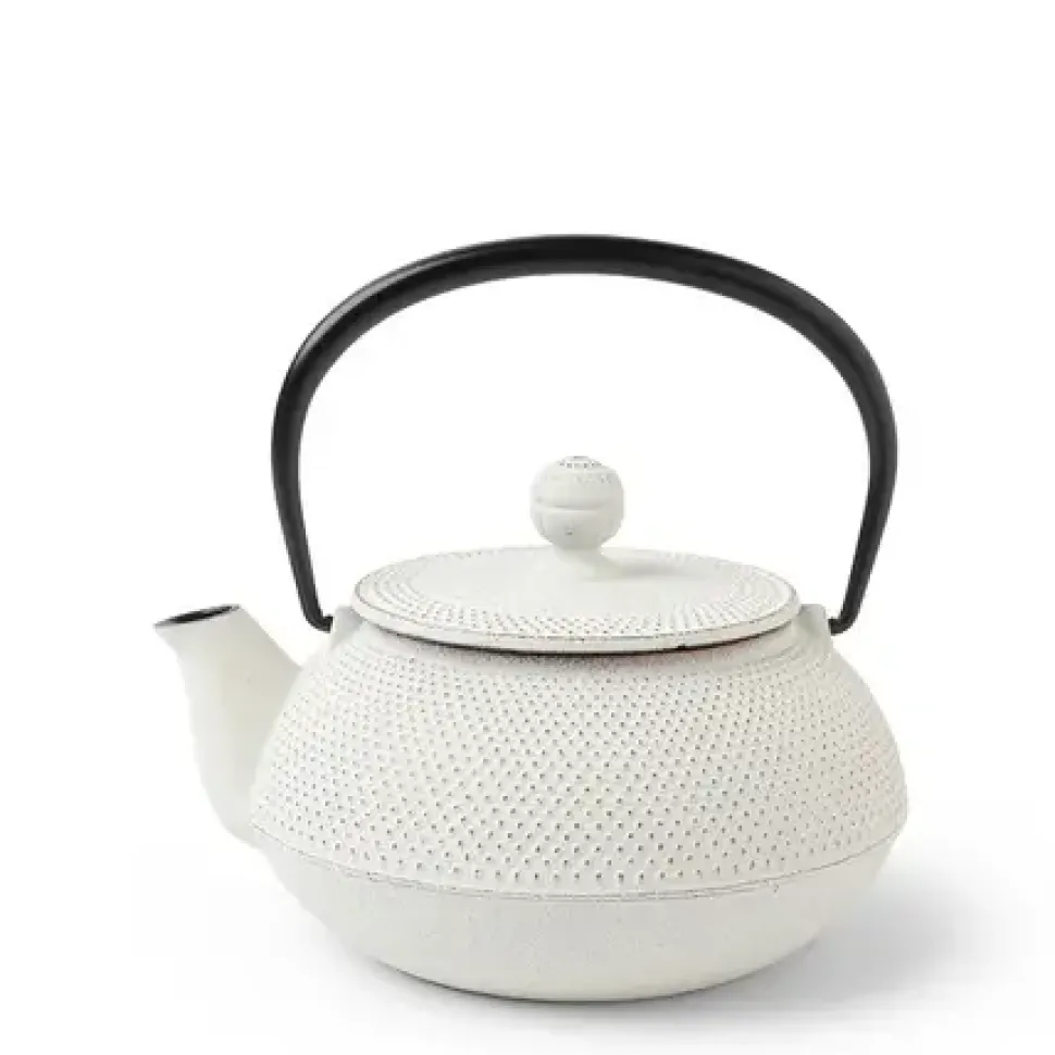 cast_iron_teapot_gold_lin_0.webp MIYA Company Teapots - Cast Iron^Cast Iron Teapot Gold Linen Hobnail 0.65L